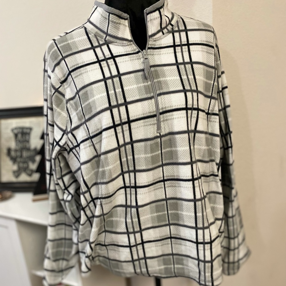 Active women’s pullover